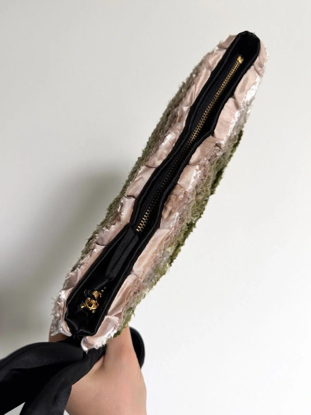 Valentino Garavani Gradient Rosier Bow Wristlet